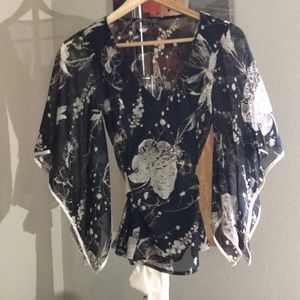 Butterfly loose cut sleeve blouse